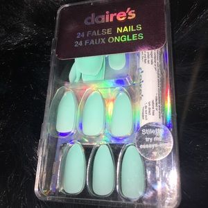 Claire’s glue on nails